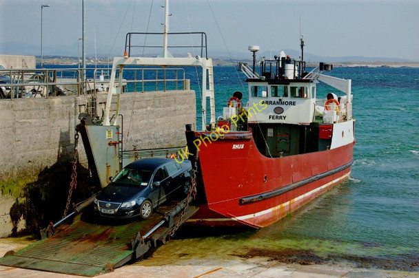 Photo 6"x4" Arranmore ferry unloading at Leabgarrow Harbour Leabgarrow c2008