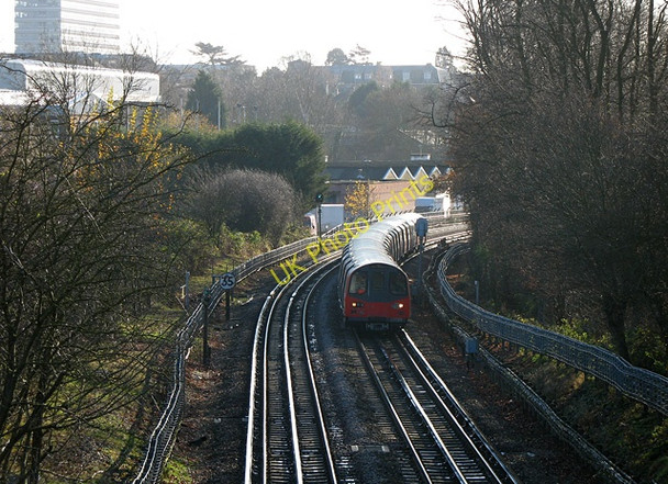 Photo 6"x4" Train to High Barnet East Barnet c2008