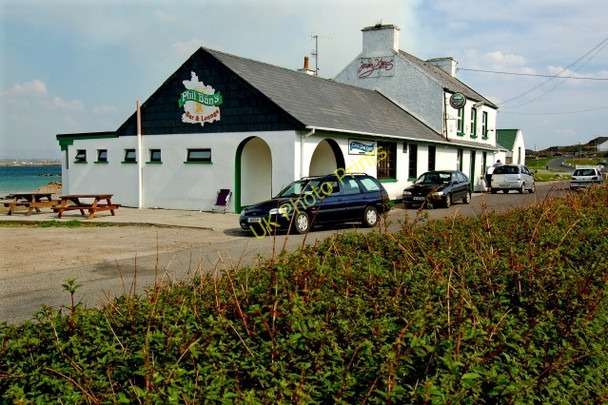 Photo 6"x4" Aranmore Island - Pub & grocery store along road Leabgarrow c2008