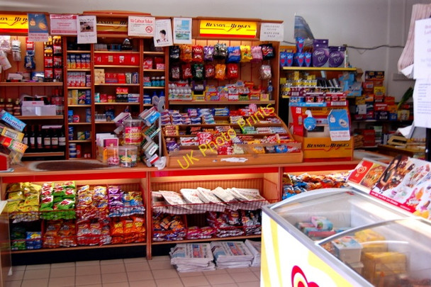 Photo 6"x4" Aranmore Island - Grocery store along road to Aphort Leabgarrow c2008