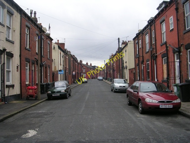 Photo 6"x4" Recreation Terrace - Top Moor Side Beeston Hill c2009