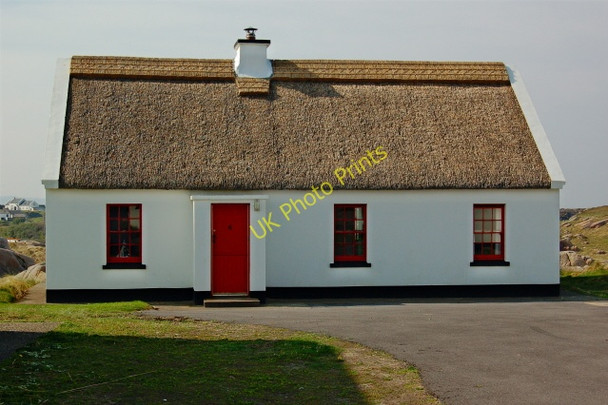 Photo 6"x4" Cruit Island - 1 of 10 Donegal Thatched Roof Cottages Kincaslough c2008