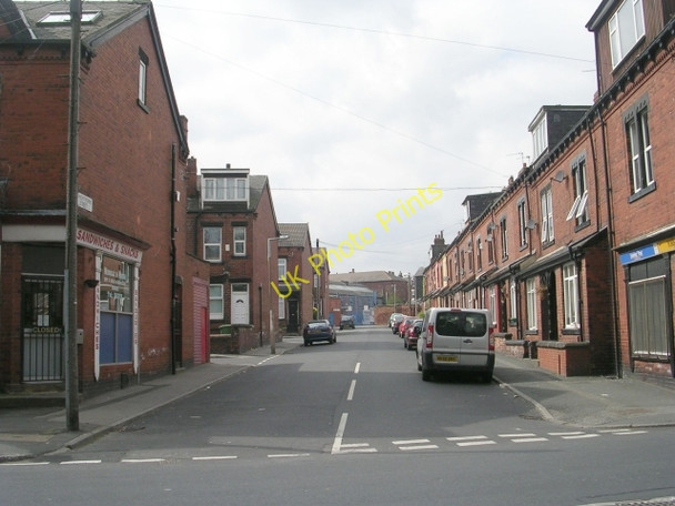 Photo 6"x4" Highthorne Street - Armley Ridge Road Armley c2009