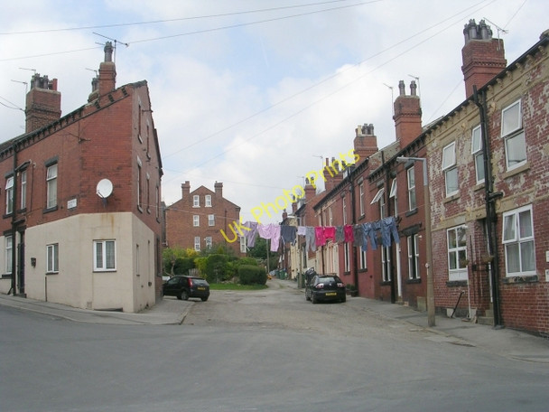 Photo 6"x4" Moorfield Street - Moorfield Road Armley c2009