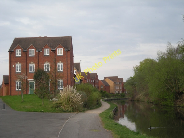 Photo 6"x4" Canalside housing Kidderminster c2009