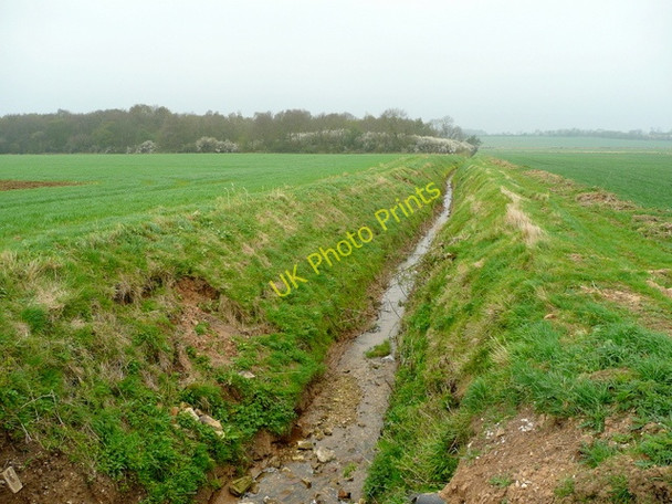 Photo 6"x4" Drain and arable land south of Bridge Farm Bigby c2009