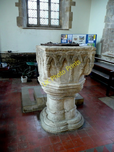 Photo 6"x4" St. Andrew's church, Foxton - font Foxton\/SP7089 c2009