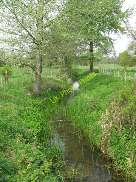Photo 6"x4" View along the Great Stour from bridge on Chart Avenue Ashford\/TR0042 c2009