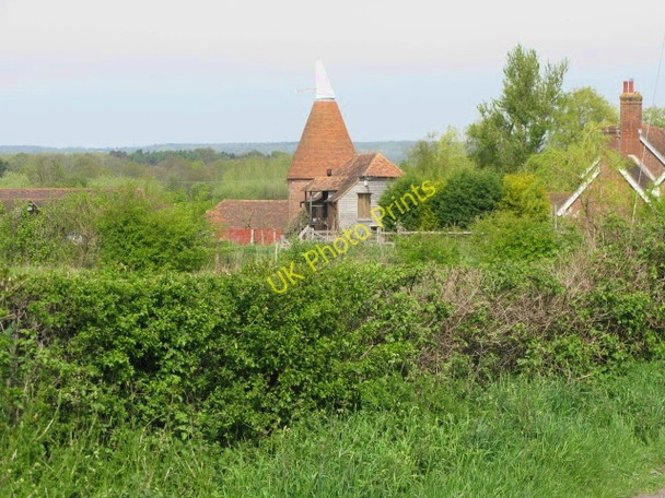 Photo 6"x4" The oast at Ripper's Cross Farm Ripper's Cross c2009
