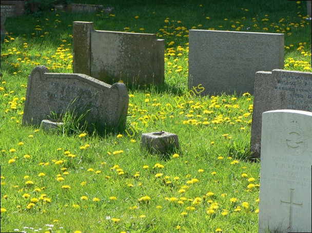 Photo 6"x4" Sysonby Churchyard Melton Mowbray c2009