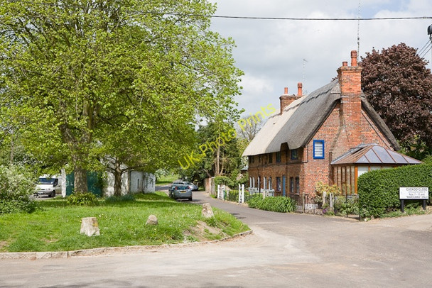 Photo 6"x4" The Green North Waltham c2009