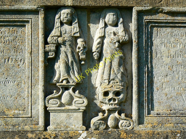 Photo 6"x4" Stone figures, St Bartholomew's church, Churchdown Churchdown c2009
