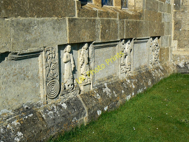 Photo 6"x4" Stone figures and plaques, St Bartholomew's church, Churchdown Churchdown c2009