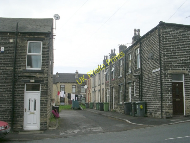 Photo 6"x4" Whitcliffe Square - Whitcliffe Road Cleckheaton c2009
