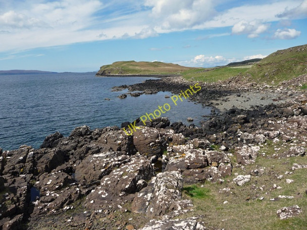 Photo 6"x4" Shoreline of Loch Snizort Cuidrach c2009