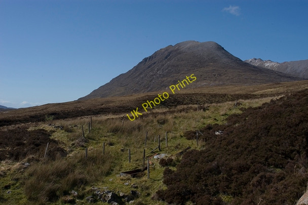 Photo 6"x4" Remains of old Sheepfold Lochan Fada\/NH1079 c2009