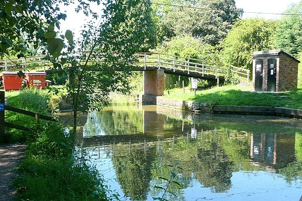Photo 6"x4" Sanitary Station bridge Eddington\/SU3469 c2009