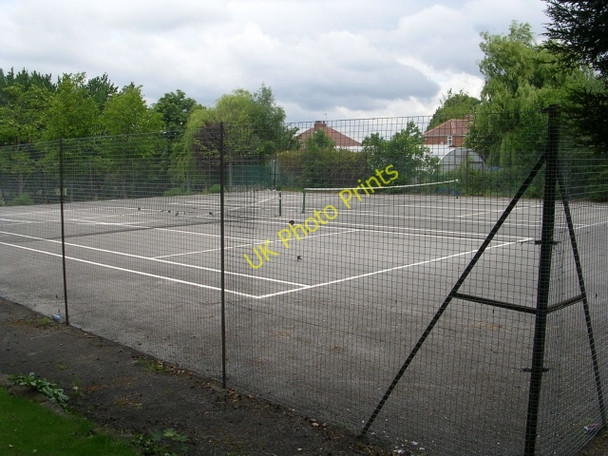 Photo 6"x4" Tennis Courts - Park - Barnsley Road Moorthorpe c2009