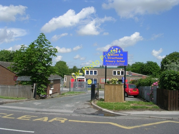 Photo 6"x4" Streethouse Primary School - Whinney Lane Normanton\/SE3822 c2009