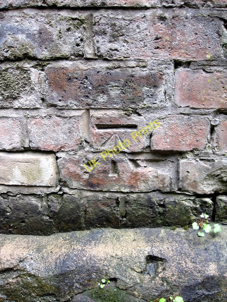 Photo 6"x4" Benchmark in Souters Lane Chester c2009