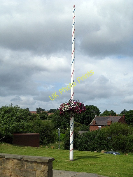 Photo 6"x4" Rothwell Maypole Rothwell\/SE3428 c2009