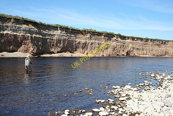 Photo 6"x4" Angler on the Castle Water Mosstodloch c2009