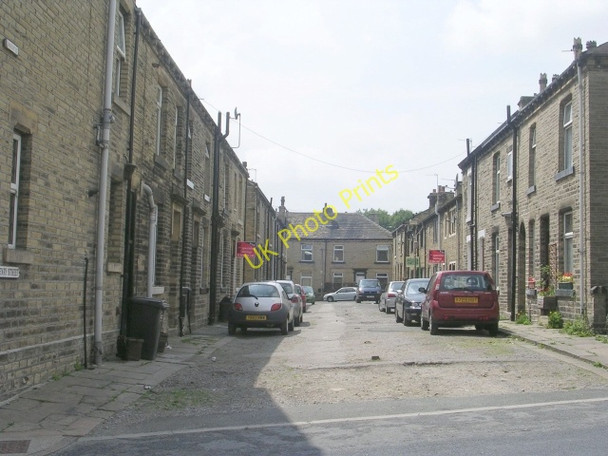 Photo 6"x4" William Henry Street - Garden Road Brighouse\/SE1423 c2009