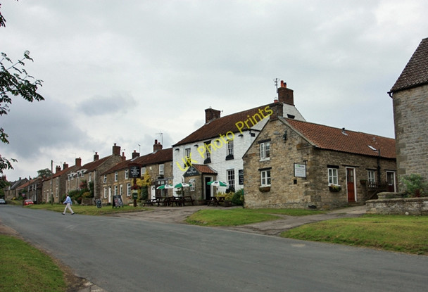 Photo 6"x4" Main Street, Newton-on-Rawcliffe Newton-on-Rawcliffe c2009