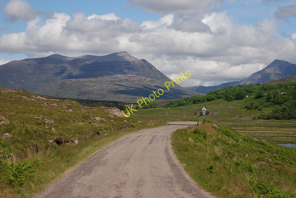 Photo 6"x4" The Applecross road Sanachan c2009