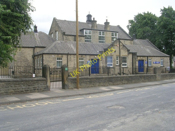 Photo 6"x4" Bailiff Bridge Junior & Infants School - Victoria Road Brighouse\/SE1423 c2009