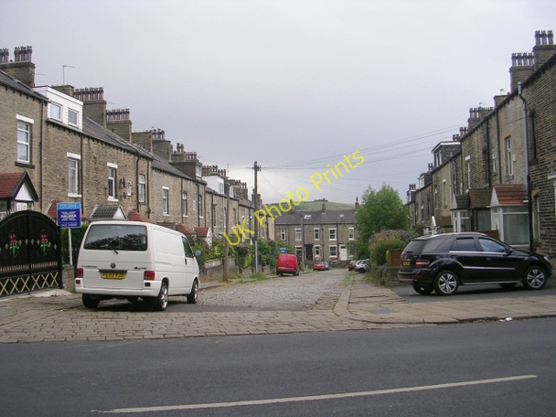 Photo 6"x4" Savile Parade - Savile Park Road Halifax c2009