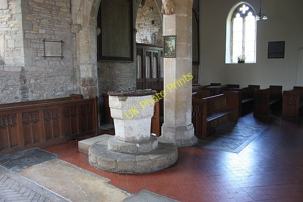 Photo 6"x4" Octagonal Font, St. John the Baptist, Chaceley Chaceley c2009