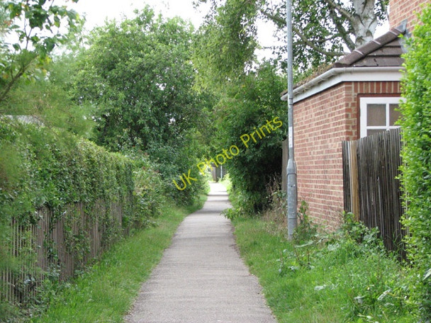 Photo 6"x4" Footpath between Glebe Road and Holbrook Road Cherry Hinton c2009