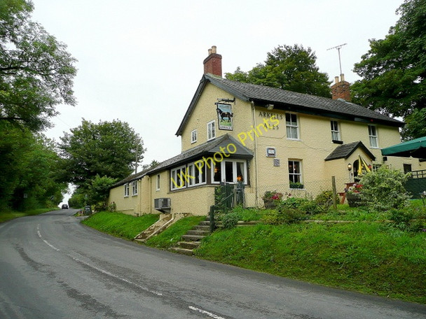 Photo 6"x4" The Black Horse, Wanborough Lower Wanborough c2009