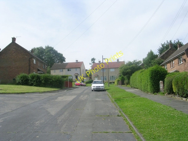 Photo 6"x4" Farmstead Road - Idlethorp Way Bank Top\/SE1836 c2009