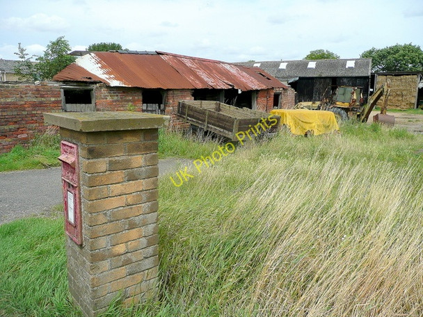 Photo 6"x4" Old farm buildings by B1166 Shepeau Stow c2009