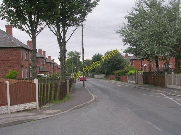 Photo 6"x4" Castle Crescent - viewed from Thorn Avenue Overthorpe\/SE2418 c2009 P1