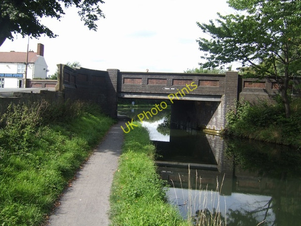 Photo 6"x4" Stourbridge Canal - Farmer's Bridge Brierley Hill\/SO9286 c2009