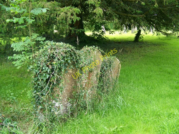 Photo 6"x4" Gravestones, The Church of St Peter ad Vincula, Broad Hinton Broad Hinton c2009