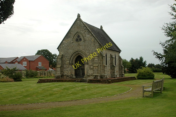 Photo 6"x4" Chapel in a garden Barkers Green c2009
