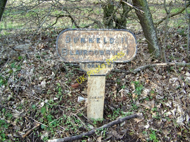 Photo 6"x4" Milepost, Ardblair Blairgowrie c2010