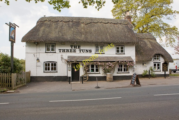 Photo 6"x4" The Three Tuns pub Bransgore c2010