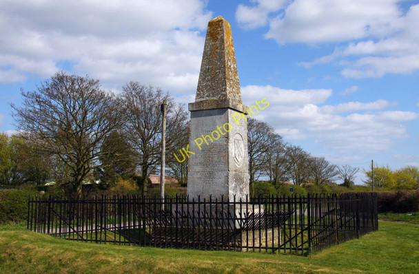 Photo 6"x4" The Hampden Monument near Chalgrove Warpsgrove c2010 P1