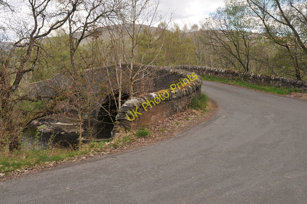 Photo 6"x4" Road and bridge over the River Dochart Auchlyne c2010