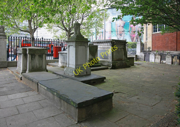 Photo 6"x4" St John, Waterloo Road, SE1 - Churchyard London c2010