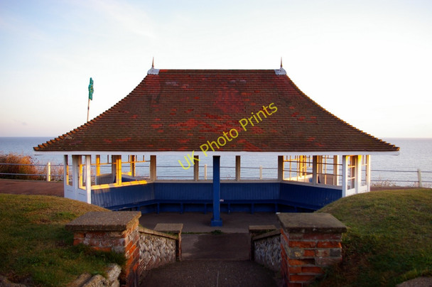 Photo 6"x4" Shelter on Promenade, Cromer, Norfolk Cromer\/TG2142 c2009