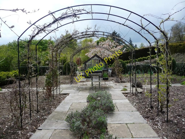 Photo 6"x4" One of the small gardens at Caerau Uchaf Bethel\/SH9839 c2010