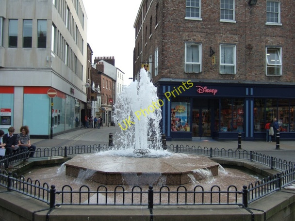 Photo 6"x4" Fountain in Parliament Street, York York\/SE5951 c2010