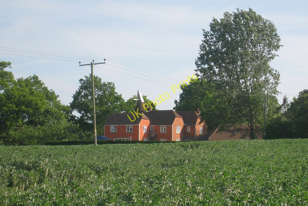 Photo 6"x4" Oast House at Challenden, Sponden Lane, Sandhurst, Kent Field Green c2010