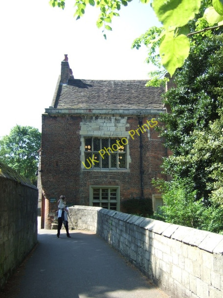 Photo 6"x4" Passage beside King's Manor, York York\/SE5951 c2010